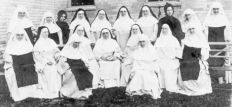 The Milwaukee Dominican Sisters of the Perpetual Rosary in 1903